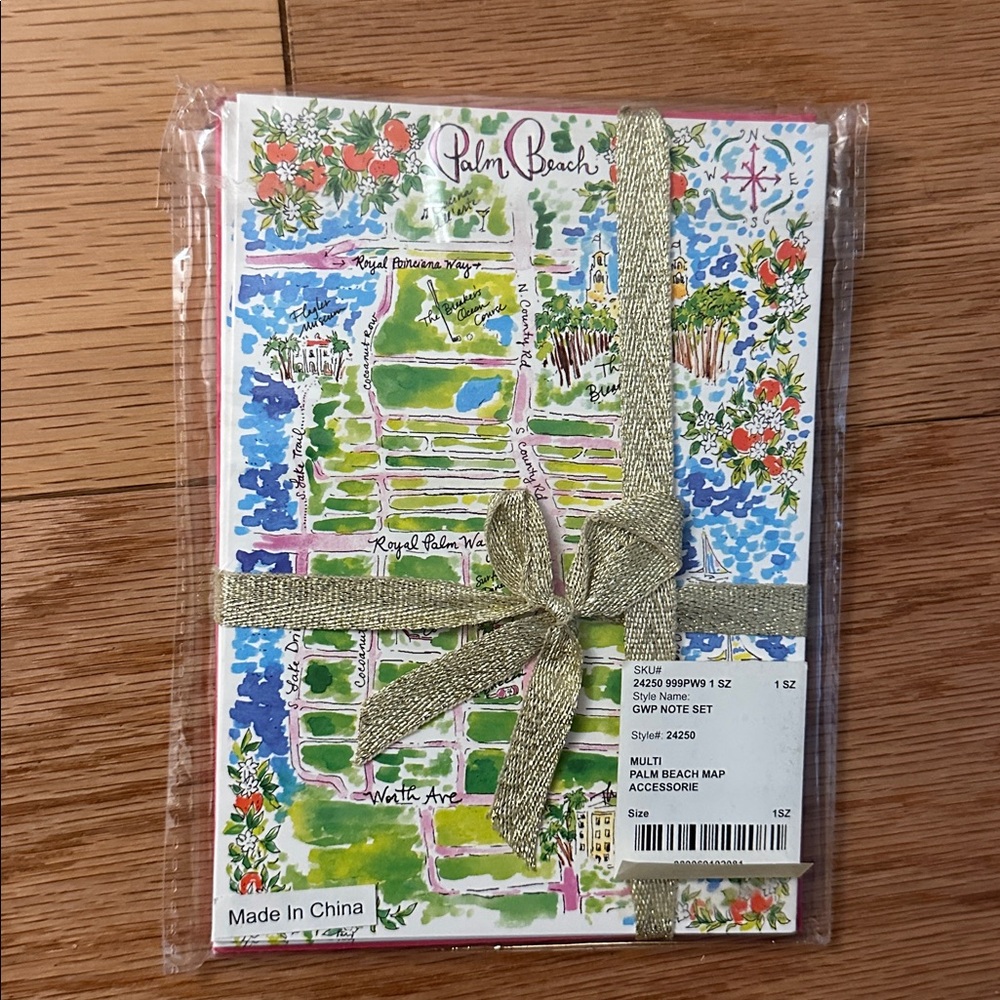 NWT Lilly Pulitzer GWP Note Set 4 blank inside cards
multi palm beach map